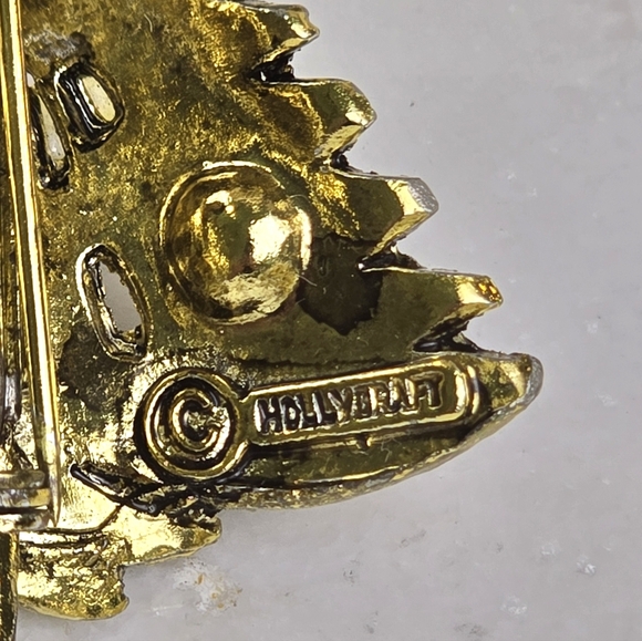HOLLYCRAFT Vintage Christmas Tree Brooch.